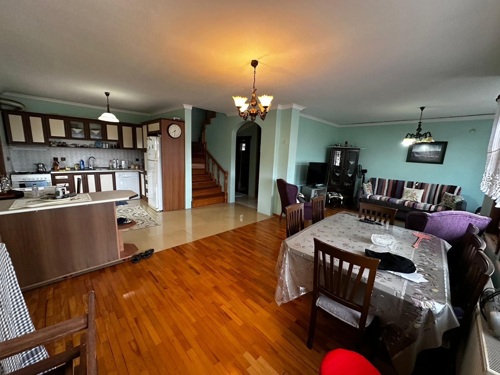 MABEL GAYRİMENKUL/ADACIKTA DENİZ MANZARALI 3 KATLI SATILIK VİLLA